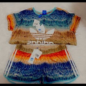 *RARE* SuperCute NWT ADIDAS 2 piece short set